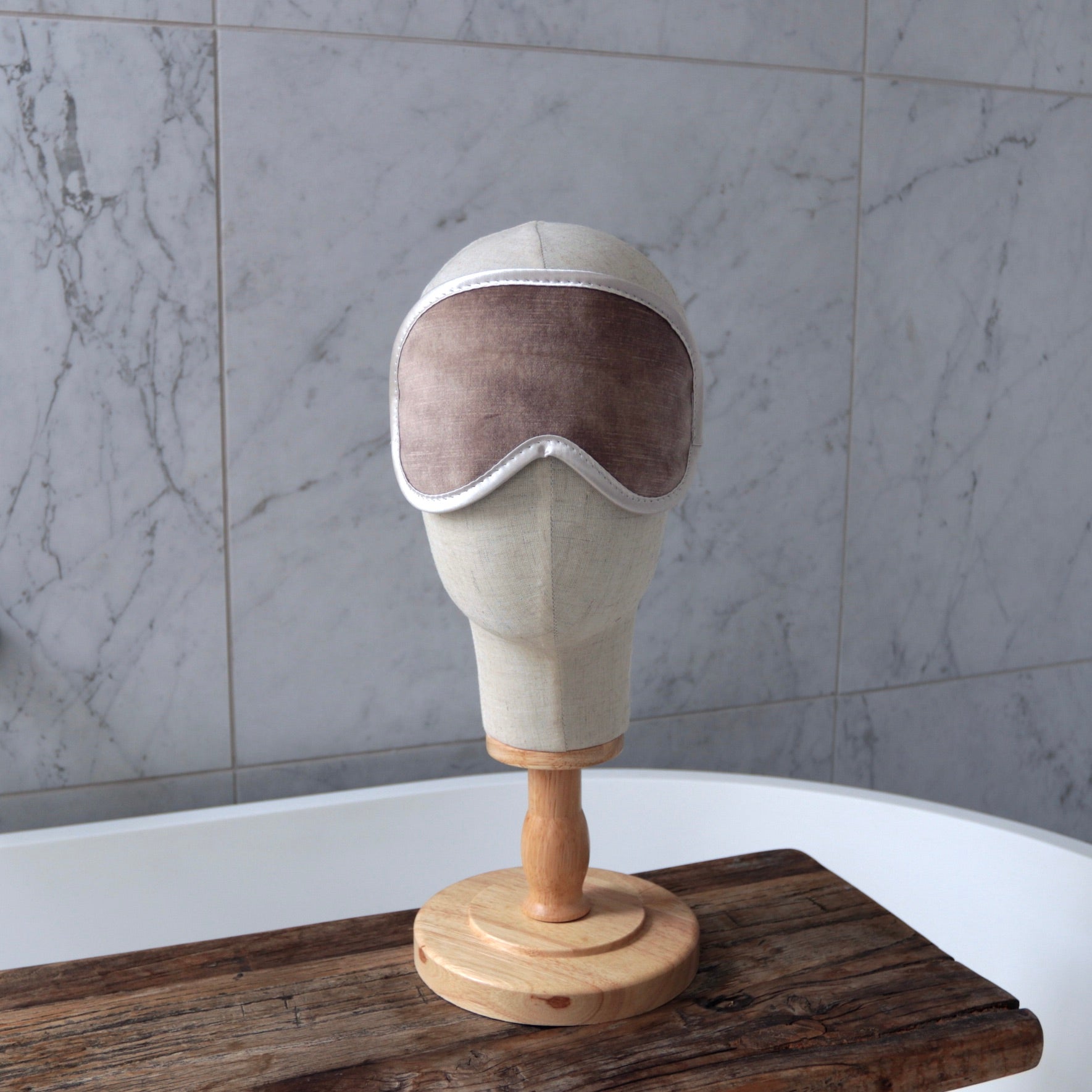 Mole Velvet Eye Mask