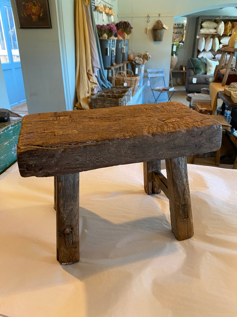 Elm Riser Stool