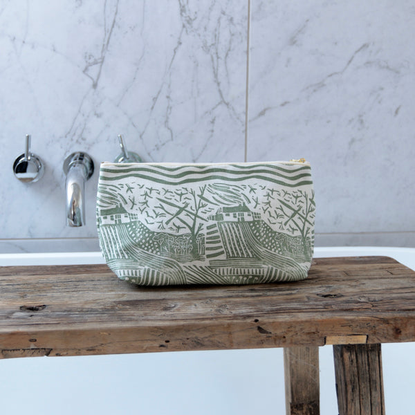 Forest Green Country Walk Washbag
